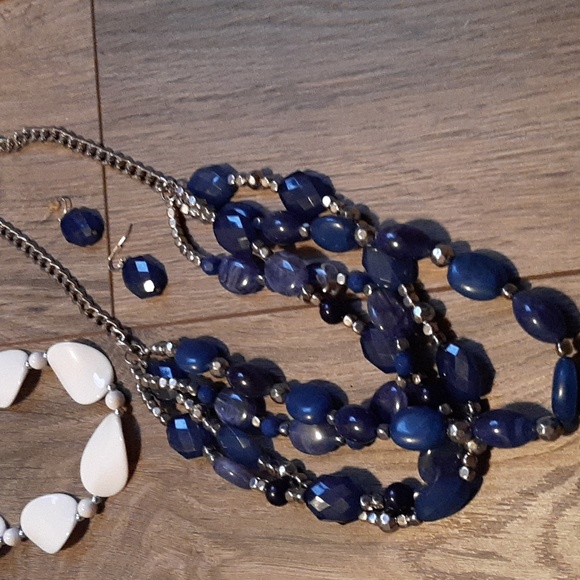 Costume jewelry bundle lot #2 - Picture 2 of 10